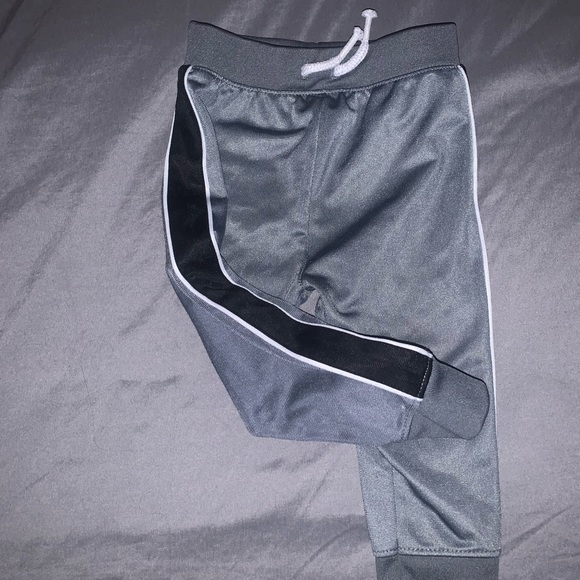 12 month clothes bundle! - Picture 2 of 6